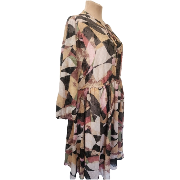 TORRID🔖NWT! Clip Dot Front Keyhole Skater Dress - Size 2X - Picture 8 of 15